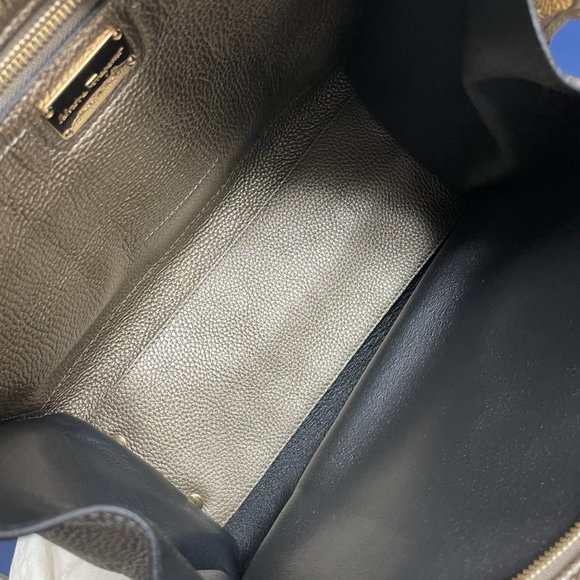 NWT Salvatore Ferragamo Amy Medium Gancio Tote Bag - Picture 14 of 15